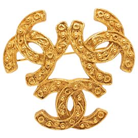 Chanel Gold Goldplattierte Triple CC Brosche Golden