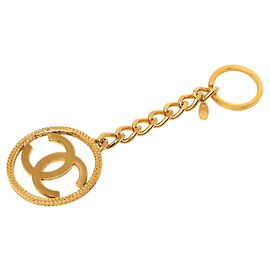 Porte-clés Chanel Gold CC plaqué or Doré