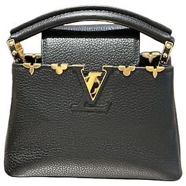 Borsa Louis Vuitton Capucines Mini Nero