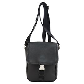 Bolsa de ombro em couro de vitelo Prada Preto