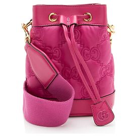 Borsa a secchiello Gucci Jumbo GG Matelasse in pelle Rosa