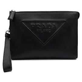 Prada Clutch com alça de logotipo triangular em couro Saffiano preto Preto