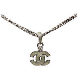 Colar com pingente Chanel Coco Mark Prata Verde