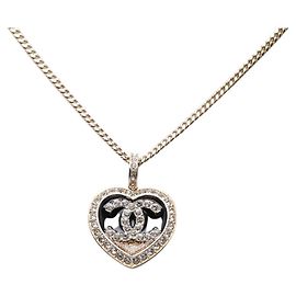 Collar Chanel Coco Mark Motivo Corazón Negro Dorado