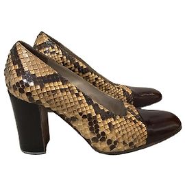 Escarpines Chanel python T.35,5 Beige