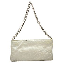 Pochette en cuir argenté Chanel Argenté