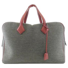 Hermès Hermes Victoria II 12H Handbag Red