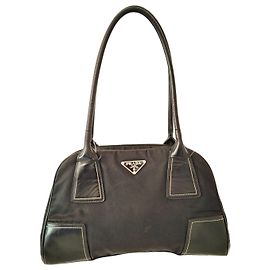 Bolsa Prada em nylon preto e couro Preto