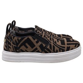 Tênis de skate de cano baixo em lona elástica com padrão da marca Fendi Rise, marrom Marrom Vermelho