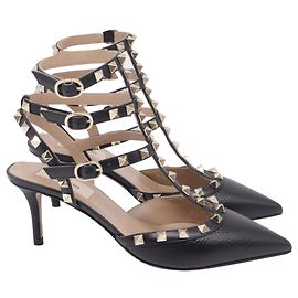Valentino Garavani Escarpins Rockstud Garavani Valentino em couro de bezerro preto Preto