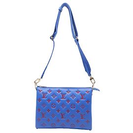 Borsa a tracolla Louis Vuitton Coussin in pelle blu Blu
