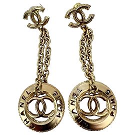 Orecchini Chanel Gold Chain Logo Dangle CC D'oro Metallico