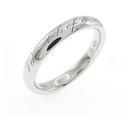 Anel Infini Signature Van Cleef & Arpels Outro