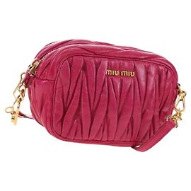 Bolsa de Ombro Miu Miu Matelassé em Couro Rosa com Tons Dourados Auth 194148V Rosa Outro