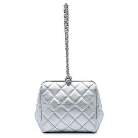 Clutch da sera Chanel in agnello trapuntato metallizzato argento Argento