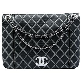 Bolsa de Ombro Chanel Quilted Metallic Distressed Lambskin CC Crystal Flap Preta Preto