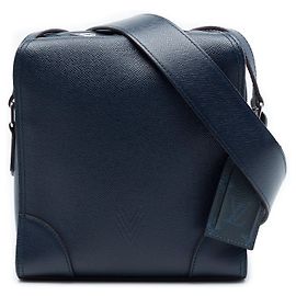 Bolso bandolera Louis Vuitton Taiga Nikolai azul Azul