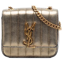 Bolsa de corrente Vicky em grão metálico de pó dourado Saint Laurent Small Dourado