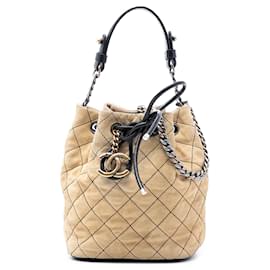 Bolsa Bucket e Satchel Chanel CC em camurça Tan Wild Stitch Camelo