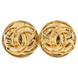 Orecchini a clip rotondi Chanel CC placcati oro D'oro