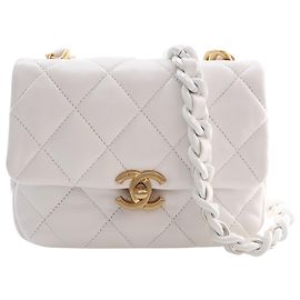 Bolsa transversal Chanel Mini Candy Flap em pele de cordeiro matelassada branca com corrente Branco
