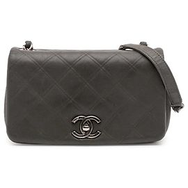 Bolsa de ombro Chanel New Chic Flap em couro de bezerro com relevo de diamante cinza Cinza