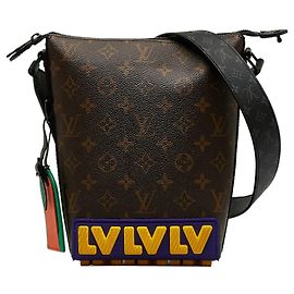 Bolsa transversal Louis Vuitton Monogram LV Rubber Cruiser marrom Marrom