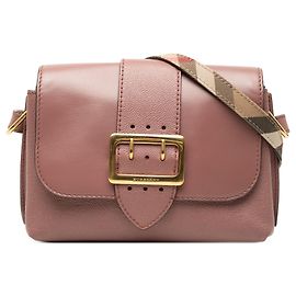 Pequena bolsa transversal Burberry em couro rosa com fivela Medley Rosa