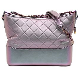 Bolsa transversal Chanel Gabrielle em pele de vitela iridescente roxa, tamanho Medium Roxo