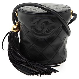 Mini Vanity Case Chanel em pele de cordeiro acolchoada preta com tassel Preto
