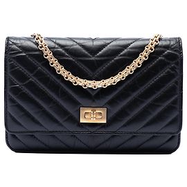 Borsa a tracolla Chanel Reissue 2.55 Chevron in pelle di vitello invecchiata nera Wallet on Chain Nero