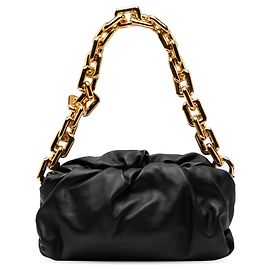 Borsa a tracolla Pouch con catena in pelle d'agnello nera Bottega Veneta Nero