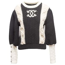 Schwarz-Weiß Chanel 2021 Metiers d'Art Woll- und Kaschmir-CC-Pullover Größe FR 38 Schwarz