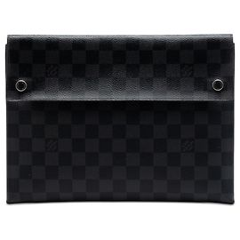 Clutch Alpha Triple Pochette in Damier Graphite nero Louis Vuitton Nero