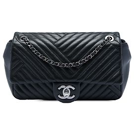 Bolsa de Ombro Chanel Small Lambskin CC Crossing Flap Preta Preto