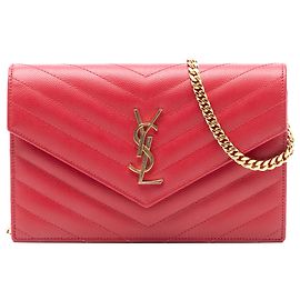 Bolsa transversal carteira envelope Cassandre em Grain De Poudre vermelho Saint Laurent Vermelho