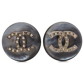 Orecchini a clip Chanel CC in strass e perle finte grigie Grigio