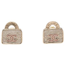 Orecchini a lobo Chanel CC in ottone dorato e resina con strass D'oro