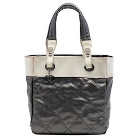 Tote Paris Biarritz em canvas revestido acolchoado bicolor pequeno cinza Chanel Cinza