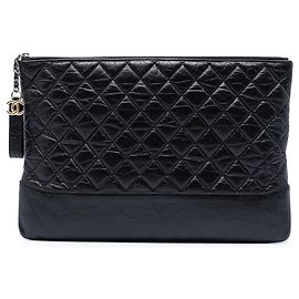 Pochette Chanel Gabrielle O Case Large en veau vieilli noir Noir