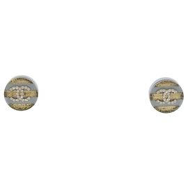 Orecchini a lobo a righe in resina e strass placcati oro Gold Chanel CC D'oro
