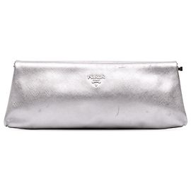 Prada Metallic Saffiano Frame Clutch in Silber Silber