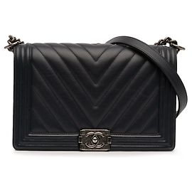 Borsa a tracolla Chanel Boy Flap Medium Chevron in pelle d'agnello nera Nero