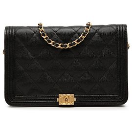 Borsa a tracolla Chanel Boy Wallet on Chain in pelle caviar matelassé nera Nero