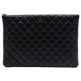 Clutch Chanel Large Quilted Caviar O Case Preta Preto