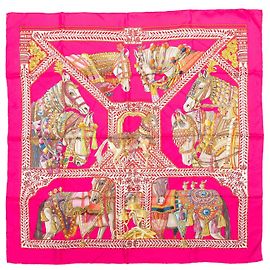 Hermès Lenço de seda estampado com motivo 'La Danse du Cheval Marwari' Hermes Fuchsia & Multicolor Rosa