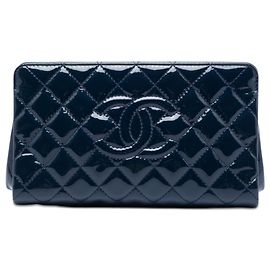 Clutch Timeless de charol acolchado azul Chanel CC Azul