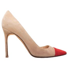 Beige & Red Manolo Blahnik Suede Pointed Cap-Toe Pumps Size 40 Beige