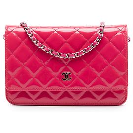 Borsa a tracolla Chanel CC Quilted Patent Wallet on Chain Rosa Rosa