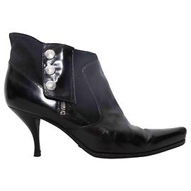 Black Dolce & Gabbana Patent & Suede Pointed-Toe Heeled Booties Size 39 Black